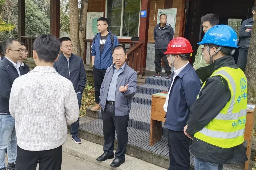 都江堰市副市長譚凌云到都江堰項目檢查指導工作