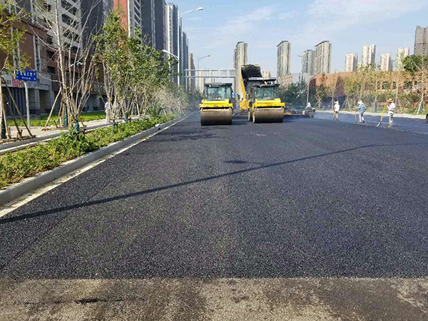 新華網：南京重點干道寅春路、海綿之路燕春路建成通車
