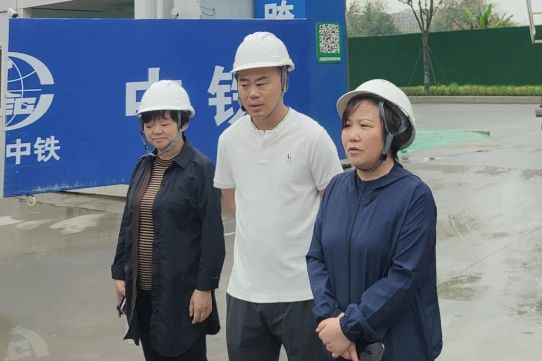 成都市新津區(qū)人大常委會(huì)副主任楊梅到五津長(zhǎng)島小學(xué)項(xiàng)目檢查指導(dǎo)工作
